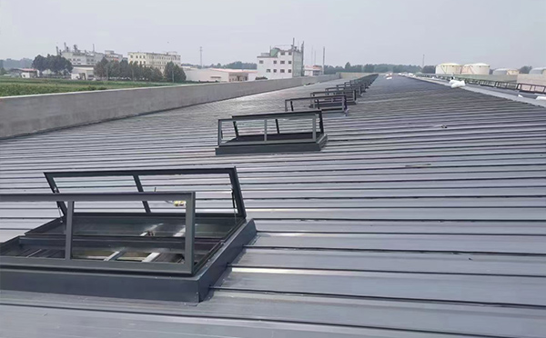 某中学室内体育馆吴堡排烟窗改造项目