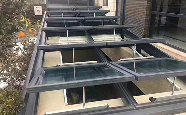 某轨道交通车辆维修车间吴堡排烟窗应用 某轨道交通车辆维修车间吴堡排烟窗应用