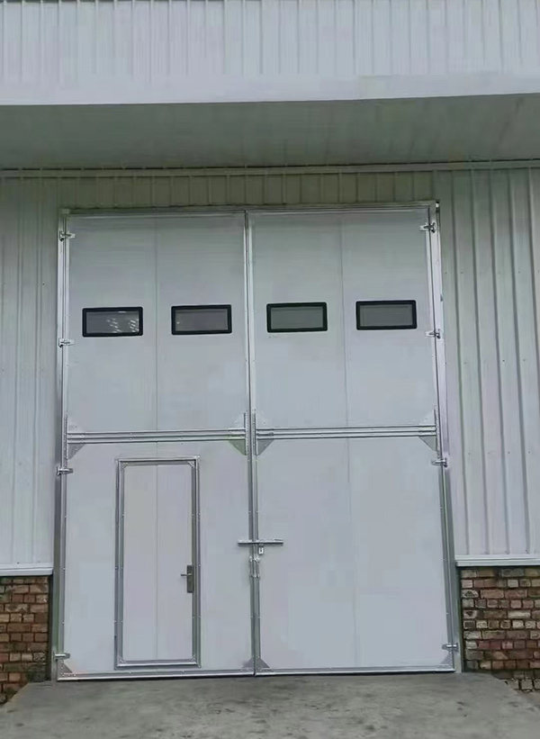 吴堡工业门在设备装配车间出入口的实施记录